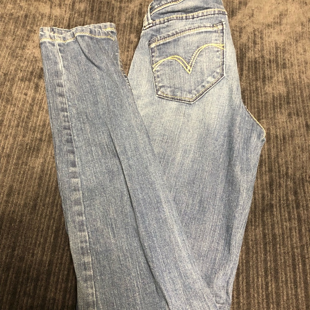 Levi’s Bold Curve Low Rise Skinny Jeans